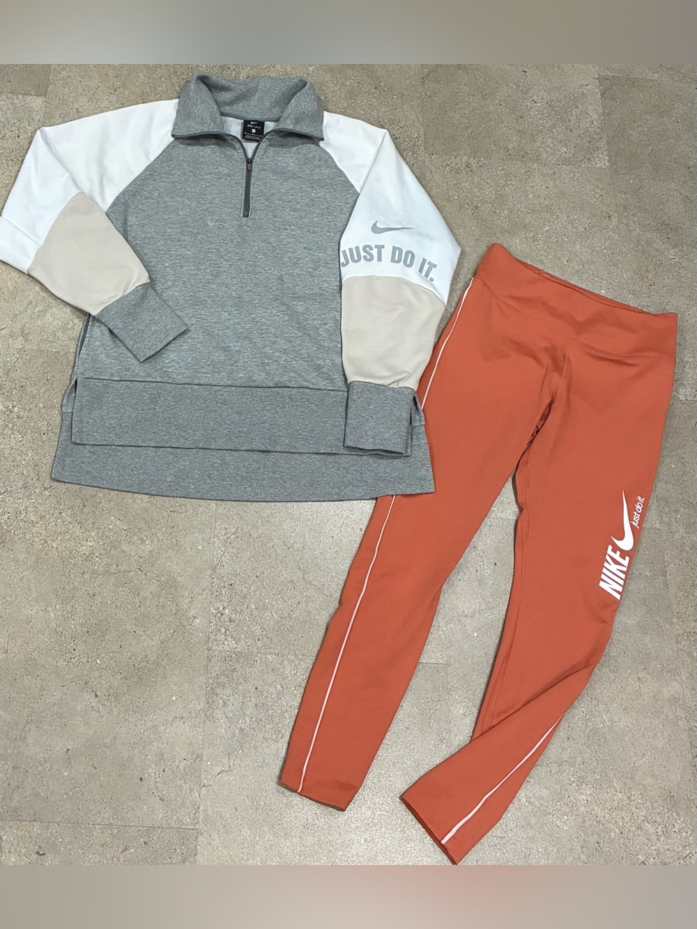 Women’s NIKE High Low Sweatshirt & Leggings, sz Small